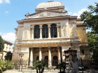 Sinagoga no gueto hebraico em Roma